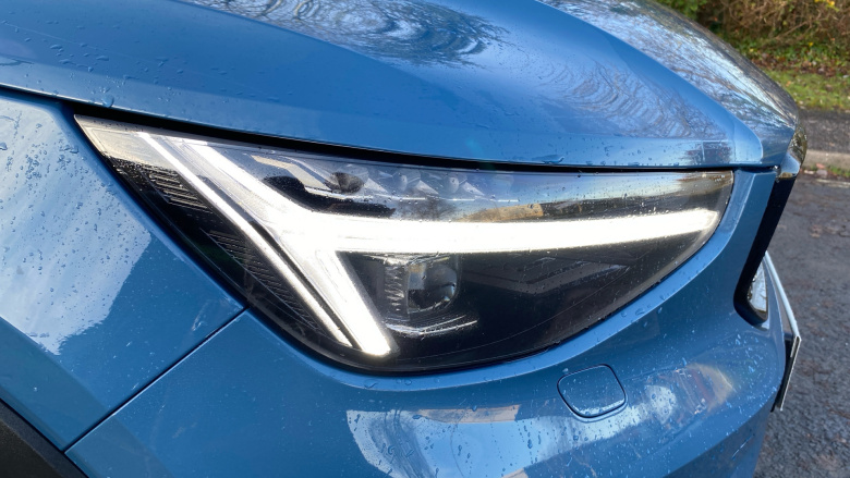 Volvo XC40 2.0 B4P Ultra Dark 5dr Auto Petrol Estate